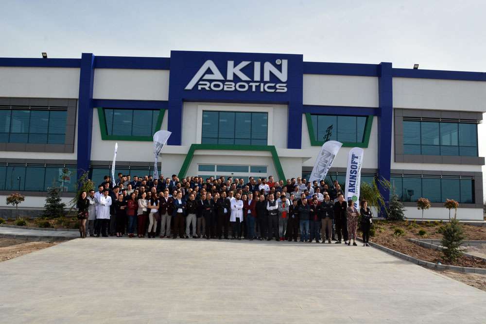 AKINROBOTICS Türkiye'nin ve Dünyanın ilk insansı robot fabrikası