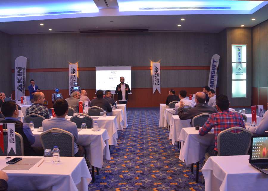 img/organizasyon_fotograflari/egitim/AKINSOFT-14-Bonus-Toreni-Egitimlerden-Gorunumler-Dr-Ozgur-AKIN-Anlatiyor.jpg
