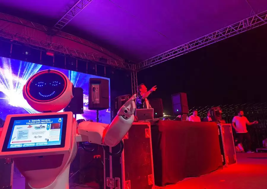 MİNİ ADA ve ARAT 3 İNEGÖL TEKNOLOJİ FESTİVALİNE KATILDI