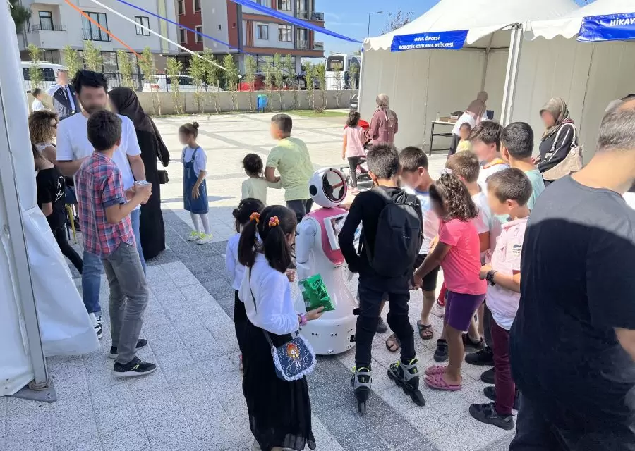 MİNİ ADA SULTANBEYLİ BİLİM ŞENLİĞİNDE GÖREV ALDI