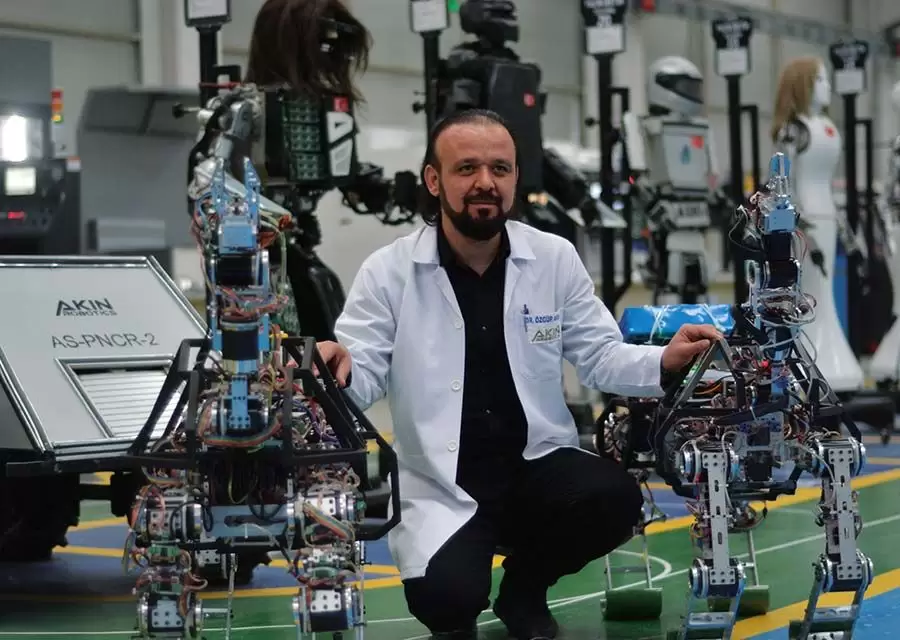 4 AYAKLI ROBOT “ARAT” ARAZİDE