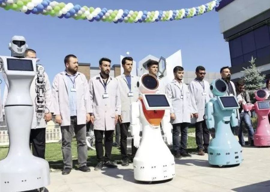 EĞİTİM VERECEK ROBOTLAR GELİYOR