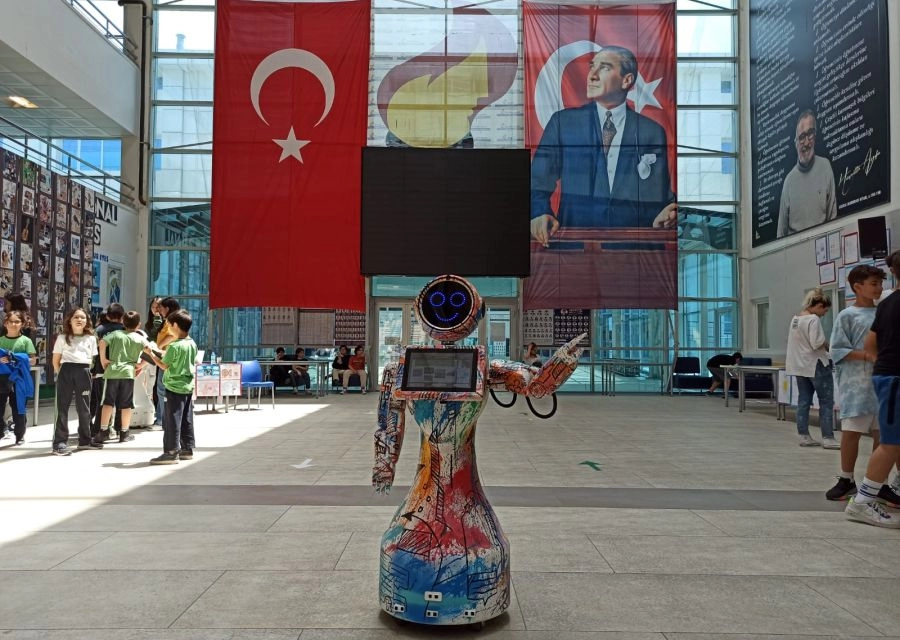 Mini Ada Nesibe Aydın Eğitim Kurumları Bilim ve Sanat Şenliğinde