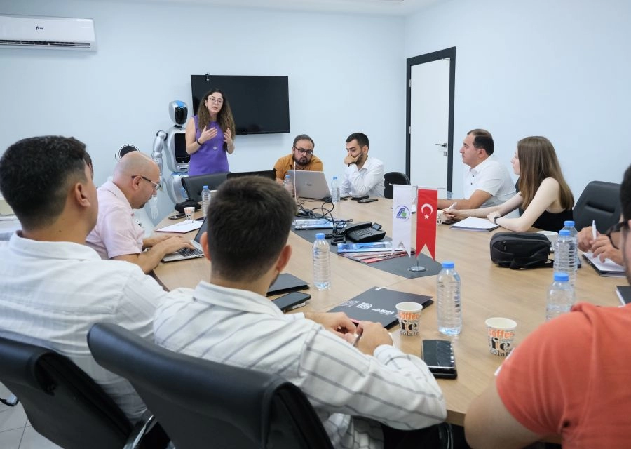 AKINROBOTICS ÇÖZÜM ORTAKLARI İÇİN AKINROBOTICS YETKİN EĞİTİCİ SERTİFİKASI PROGRAMI DÜ