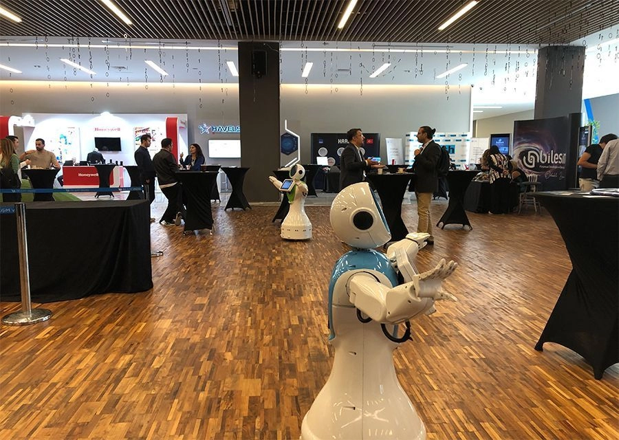 Mini Ada Kamu Bilgi ve İletişim Teknolojileri Konferansında