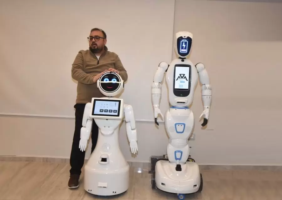 Öğretmenlere robotik teknoloji eğitimi verildi ve Batmana iki robot geldi Başlıklı Haberler