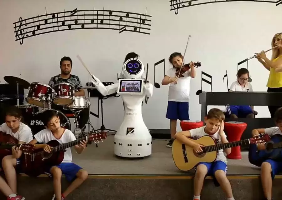 Yüksek Teknolojiyi Önemseyen Yükseliş Koleji Eğitim Kadrosuna Mini ADAyı da Kattı