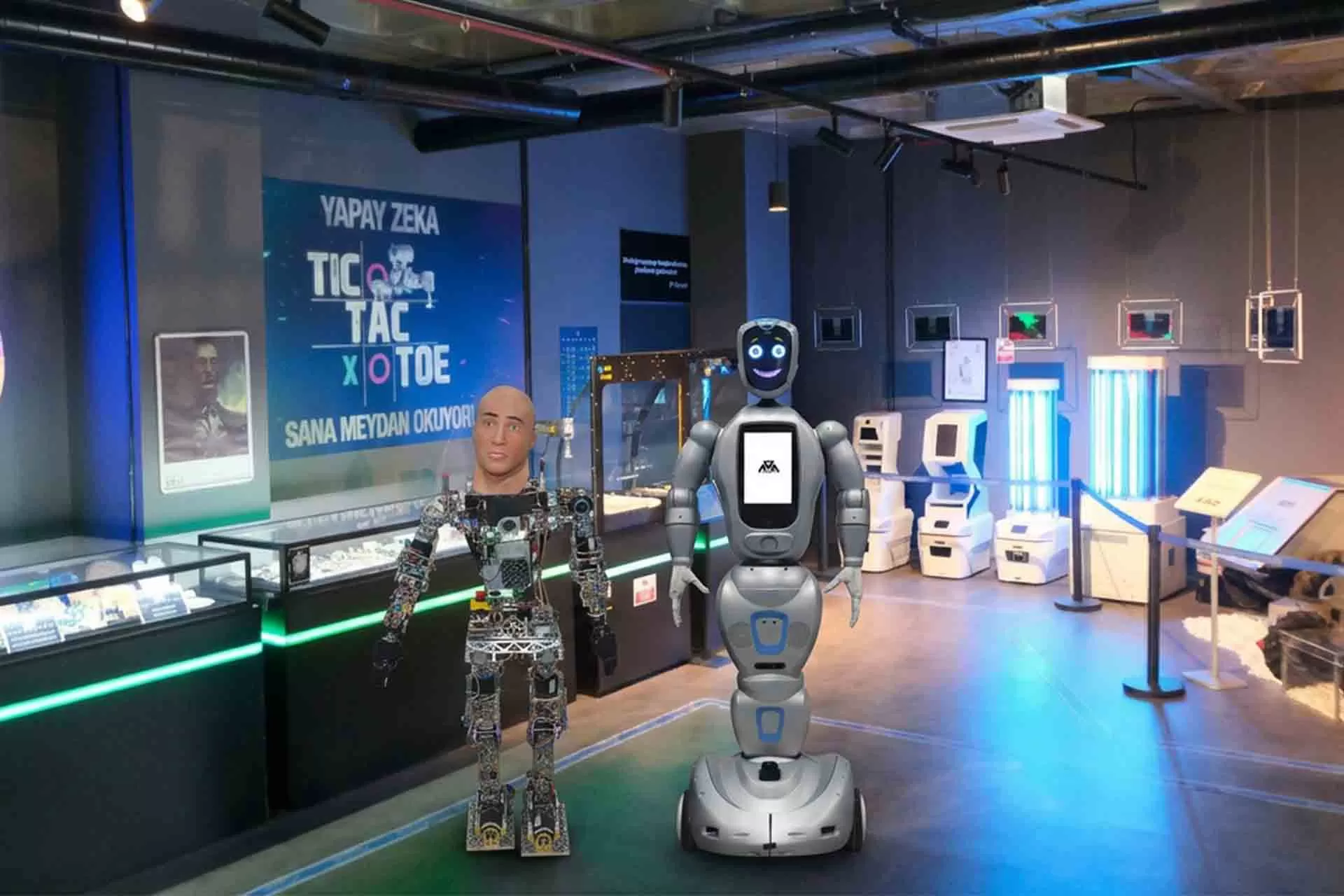 İnsansı Robotlar ve Sosyal Robotlar Arasındaki Farklar