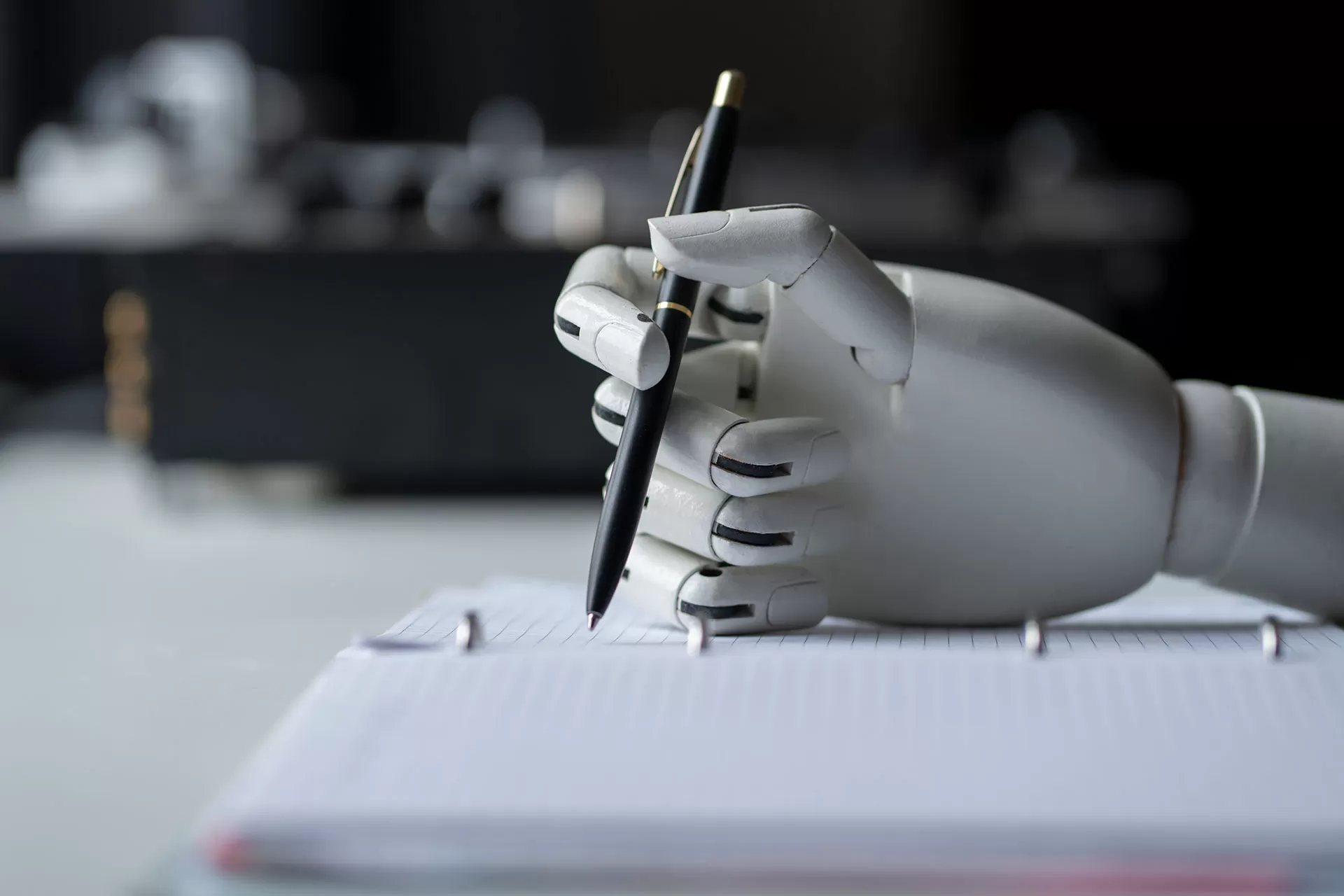 Robotlar ve Sanat: Yaratıcılığın Yeni Araçları | İRM Blog